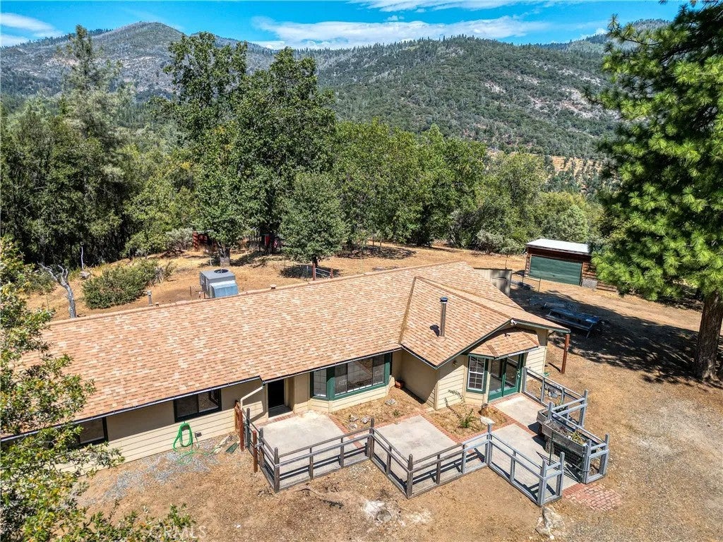 43696 Whispering Pines Drive — photo