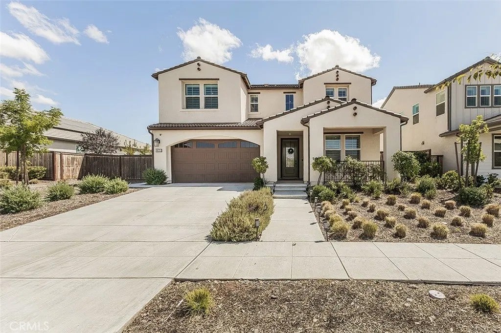 4475 Crown Bluffs Drive — photo