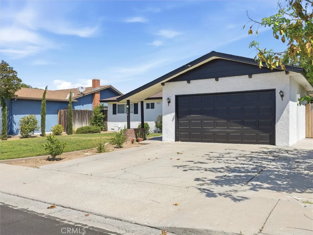 649 W Ashcroft, Clovis, CA 93612 — photo 3