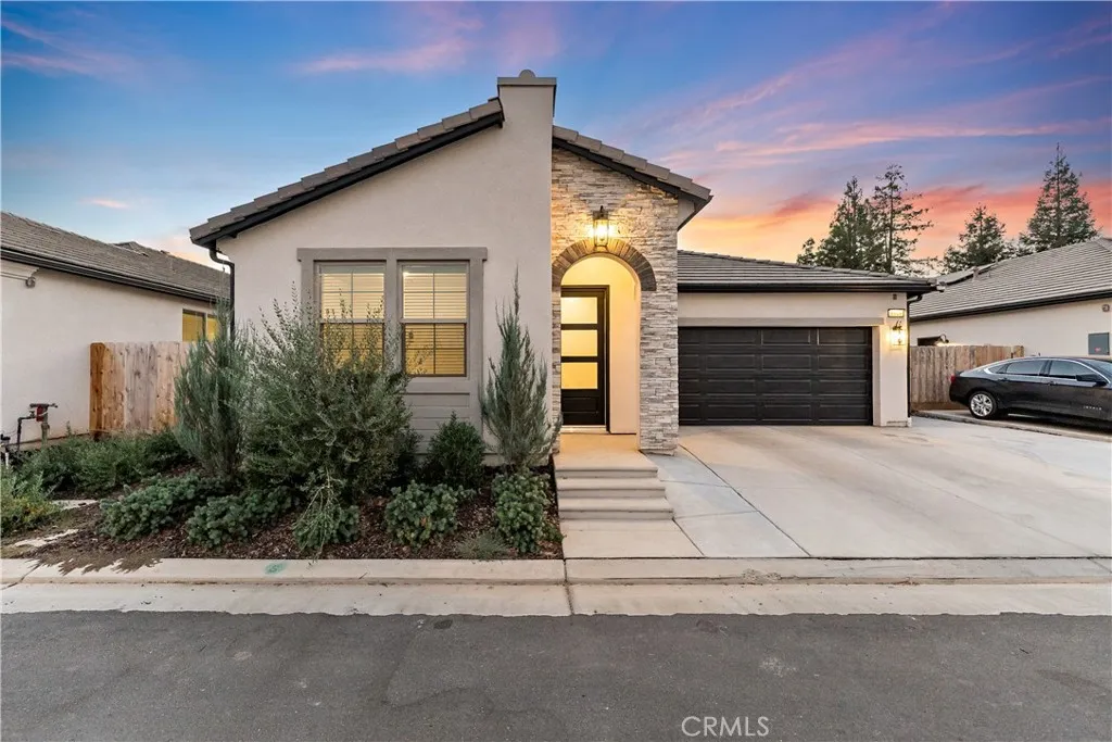 8649 N Whistler Drive — photo
