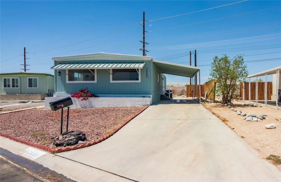 73250 Colonial — photo