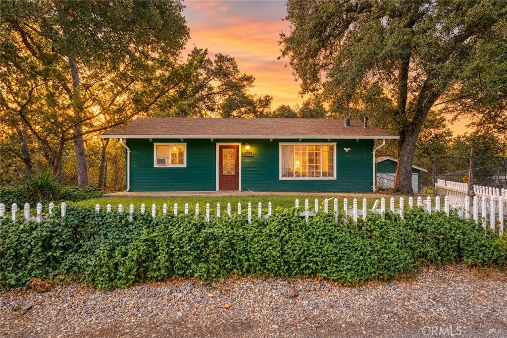9303 Stagecoach Lane — photo