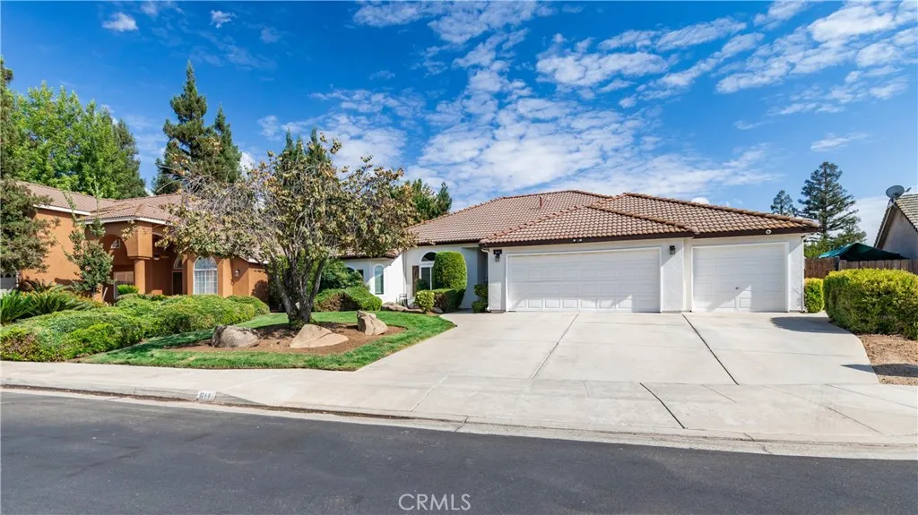 611 N Adler, Clovis, CA 93611 — photo 2