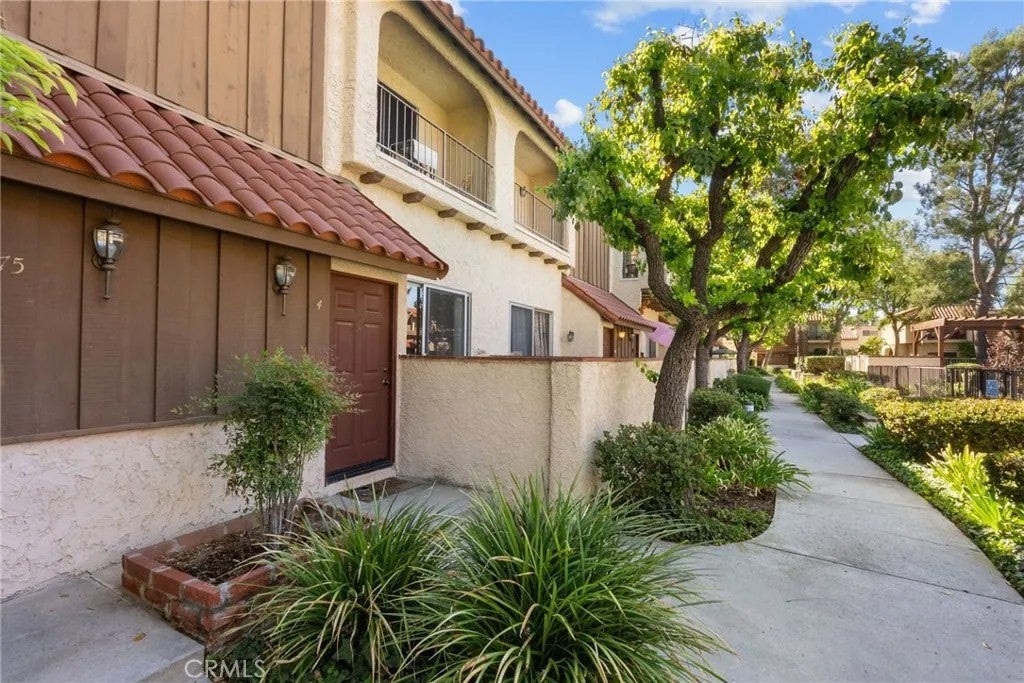 19545 Sherman Way 74 — photo