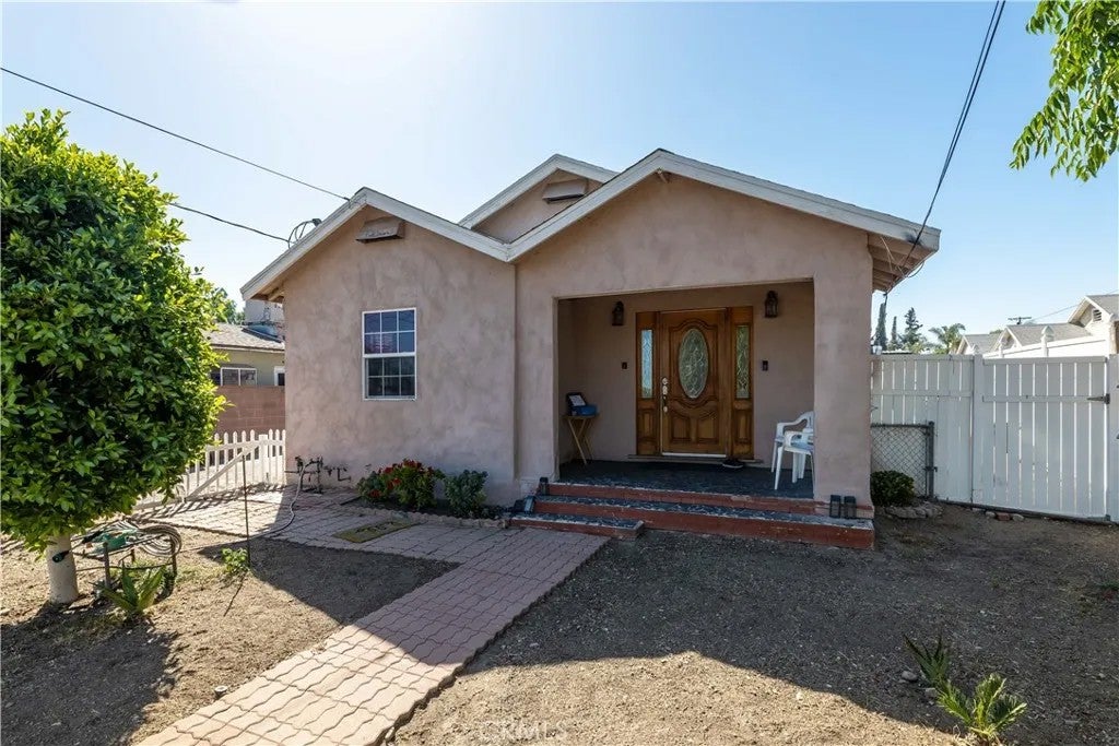 11203 Sheldon Street — photo