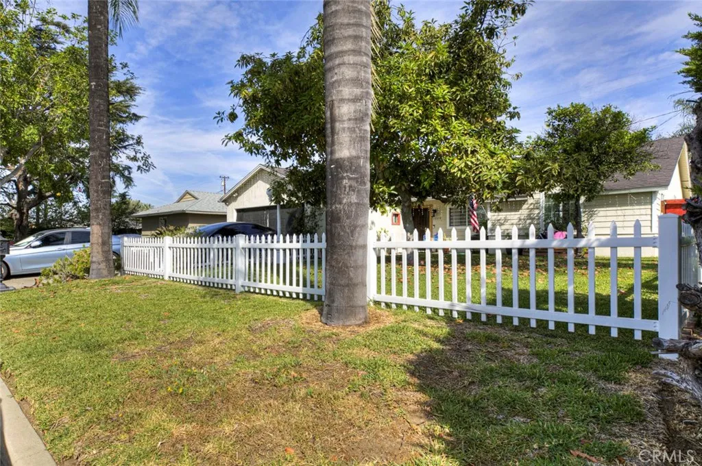 1029 E Galatea, Azusa, CA 91702 — photo 2