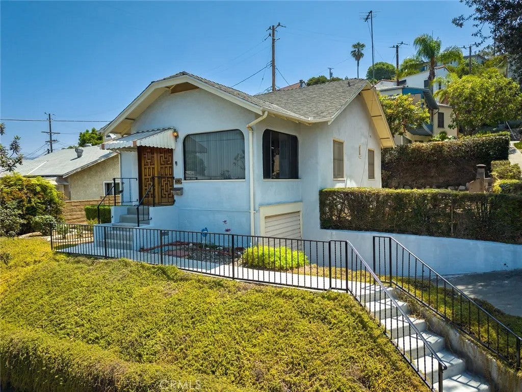 1030 Tyler St — photo