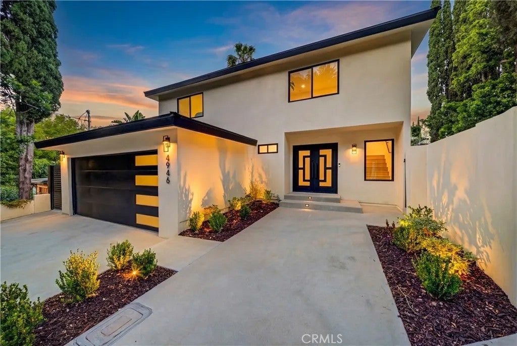 4946 Llano — photo