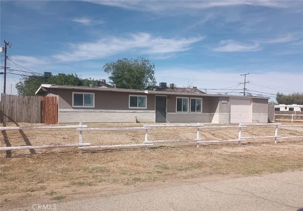 8711 Aspen — photo