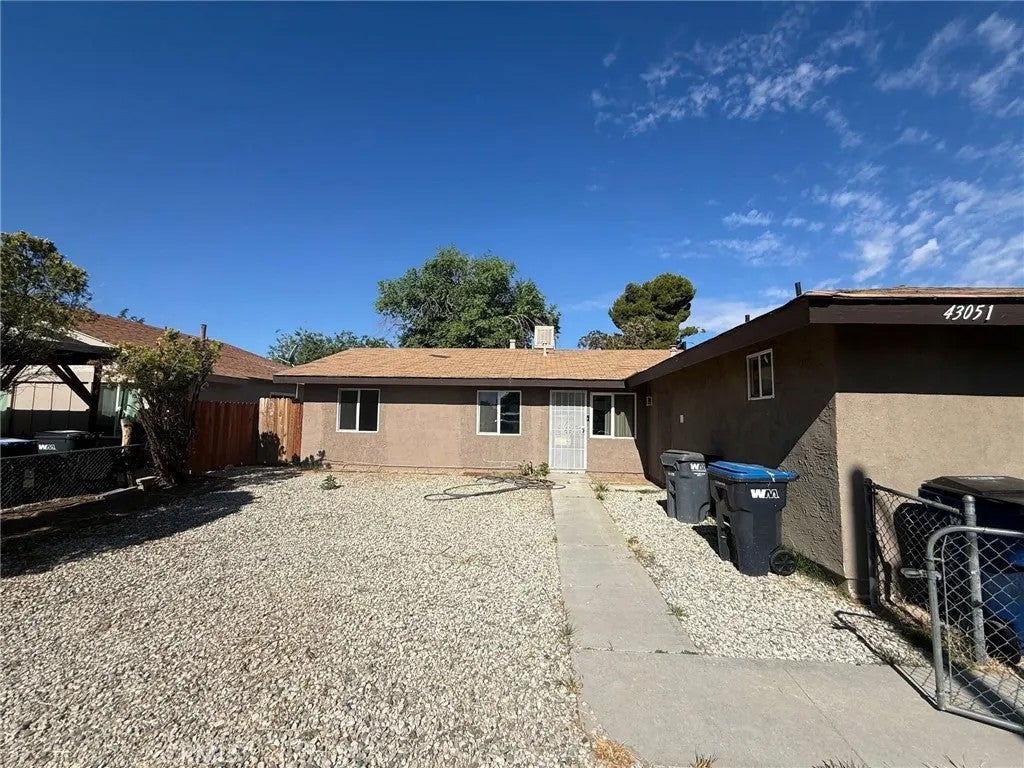 43051 Yew Street — photo