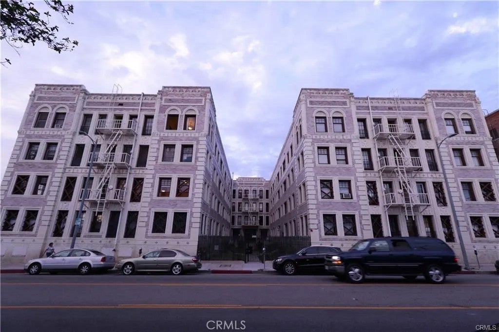 2121 James M Wood Boulevard 221 — photo