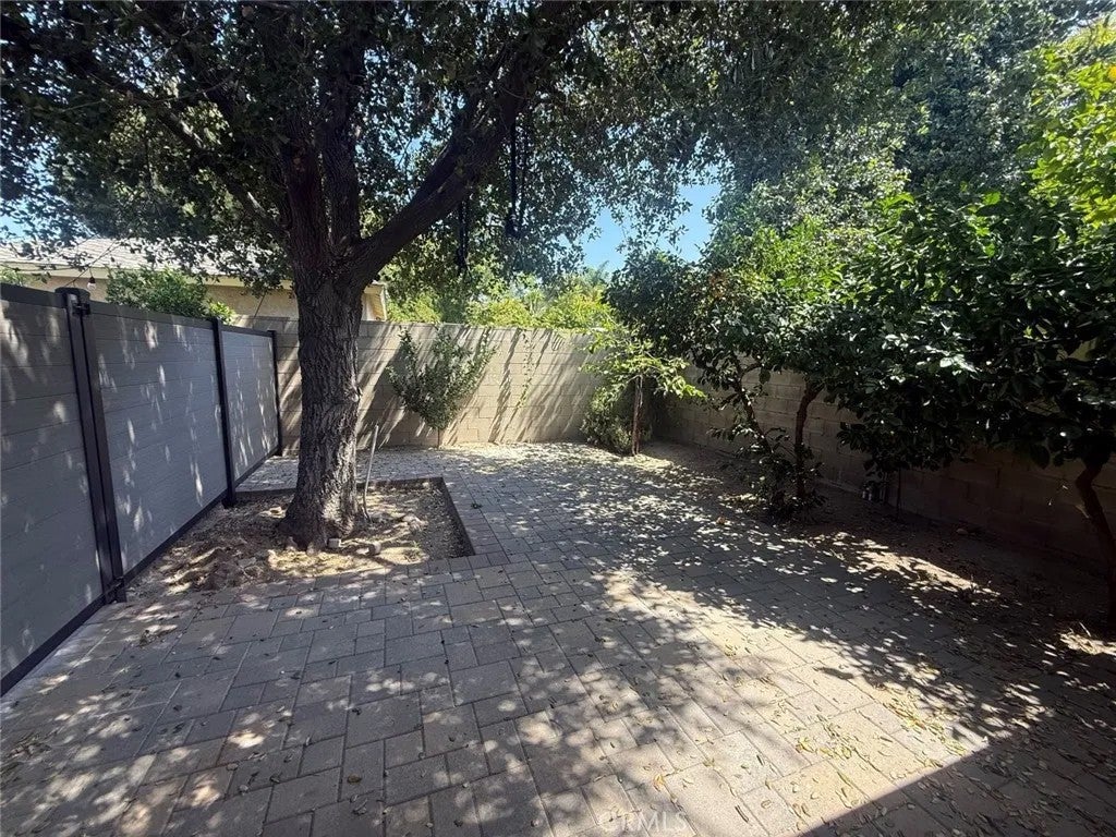 7572 Delia Avenue — photo