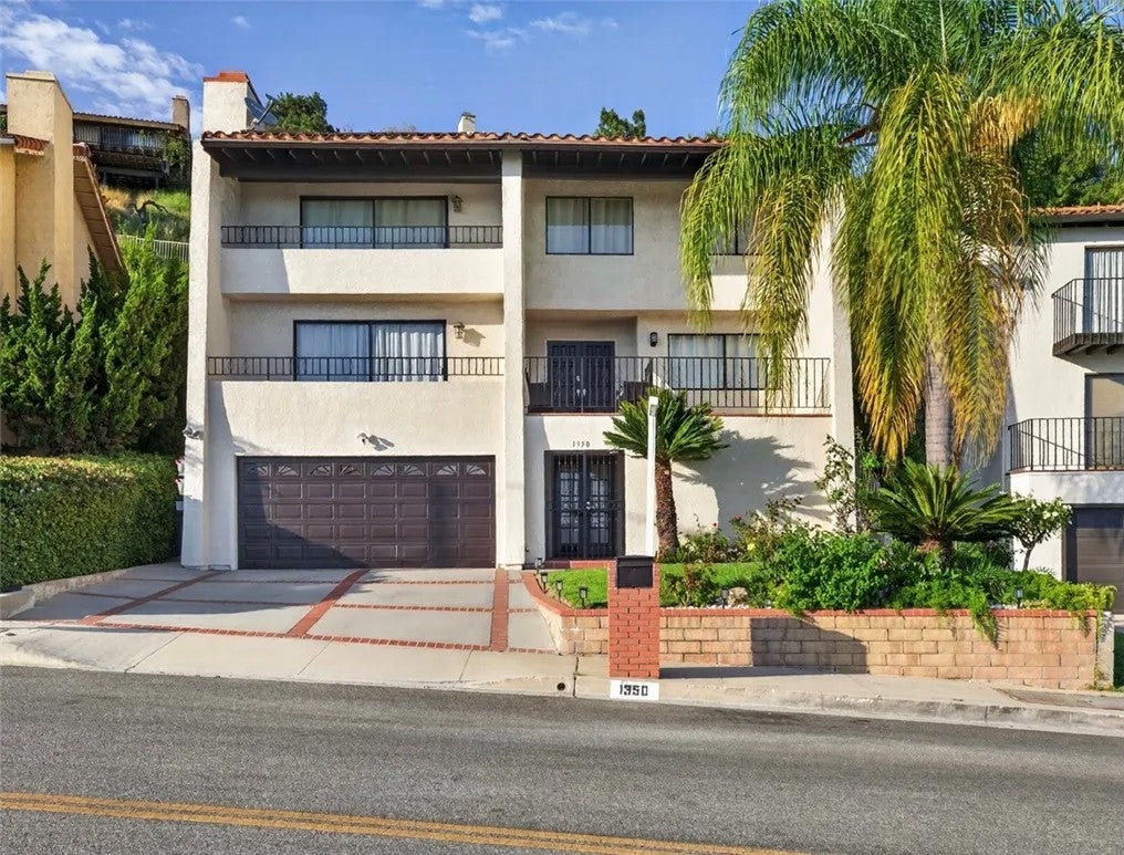 1350 E Tujunga — photo