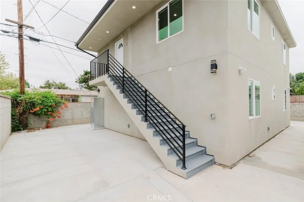 7732 Etiwanda 1/2 — photo