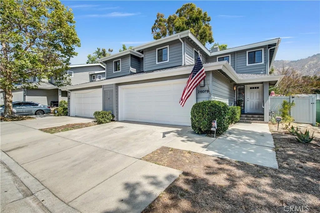 2607 Dove Creek Lane B — photo