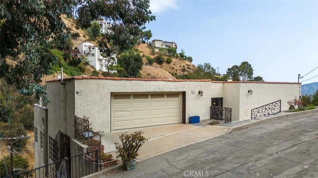 631 Caleb Street — photo
