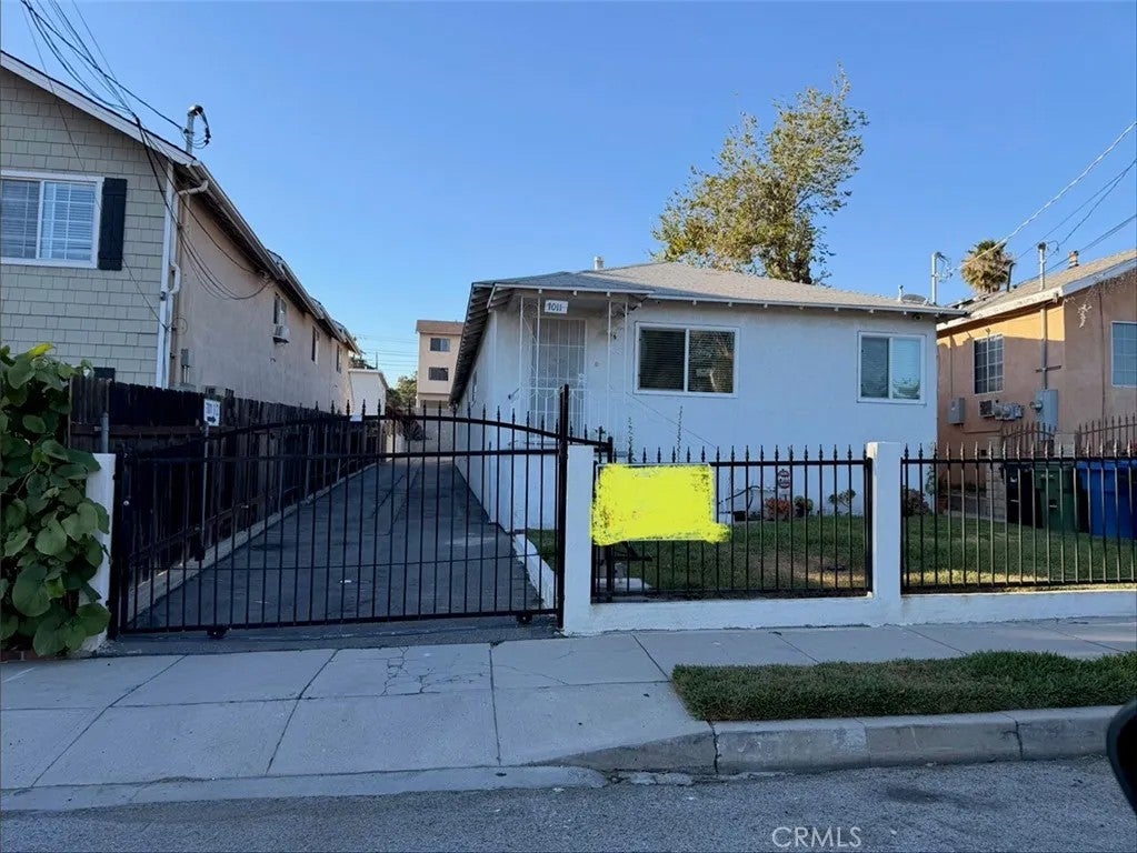 7011 Greeley — photo