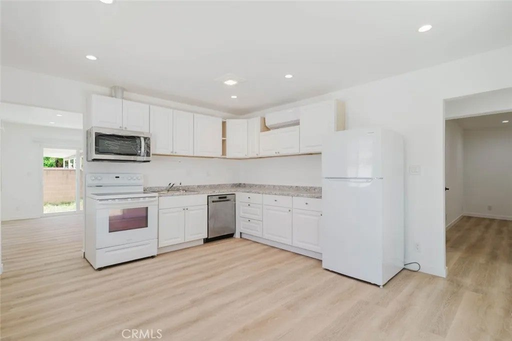 13138 Corcoran — photo