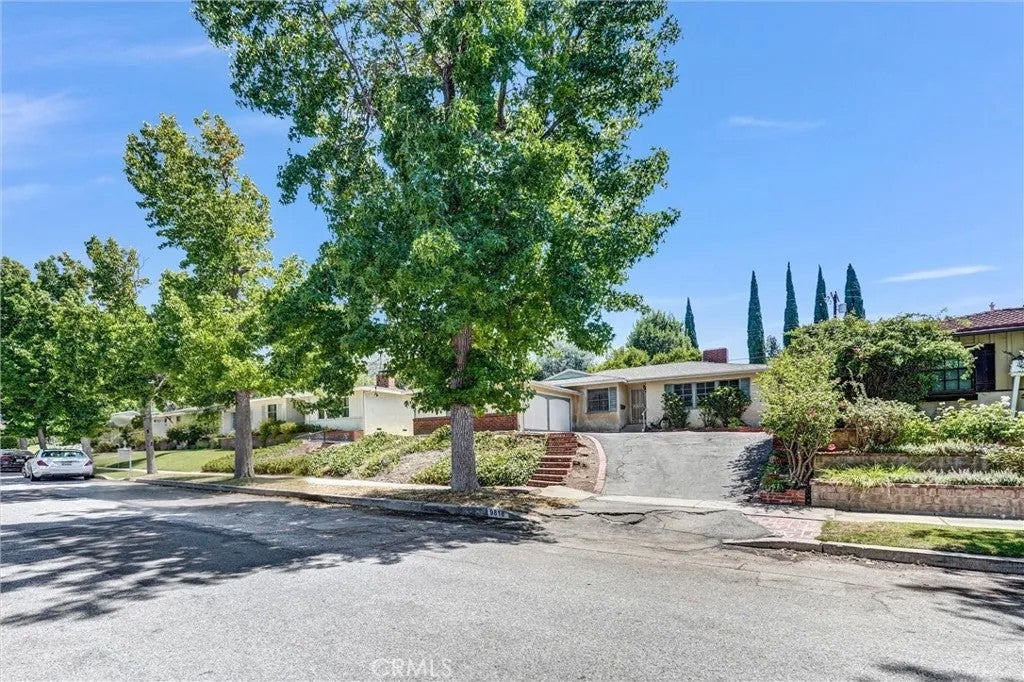 9818 Creemore Drive — photo