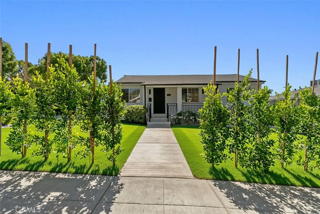 536 Hampton Road, Burbank, CA 91504 — photo 2