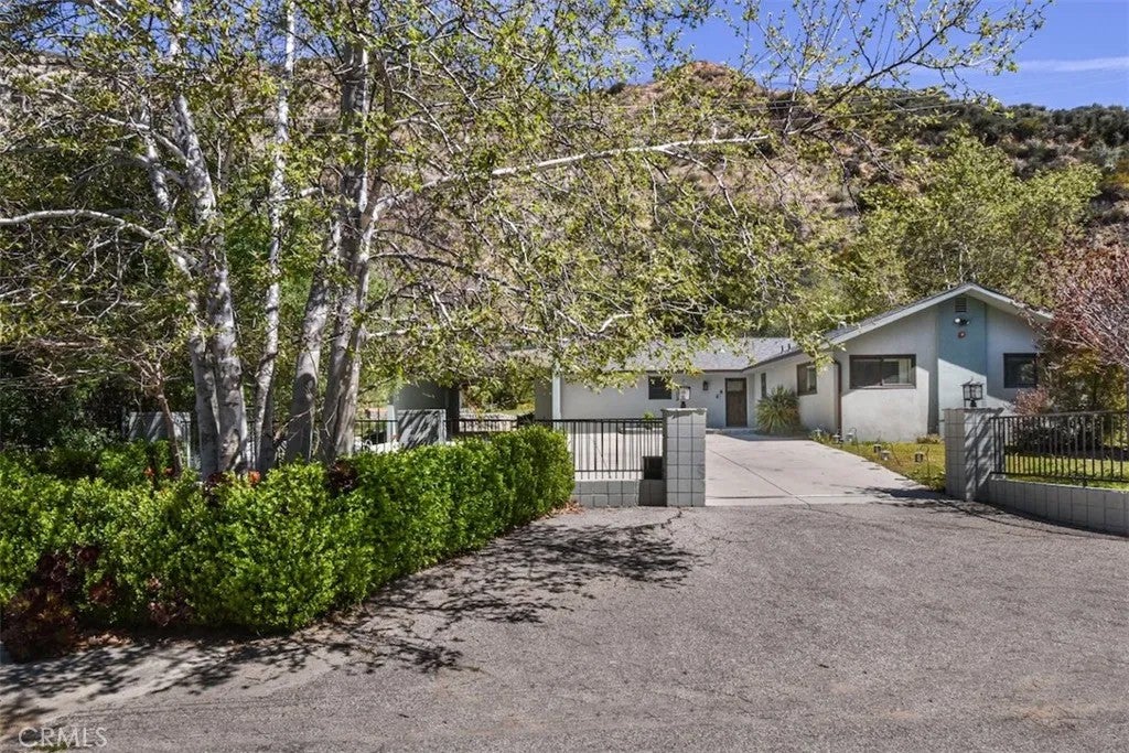 2447 Stonyvale Road — photo