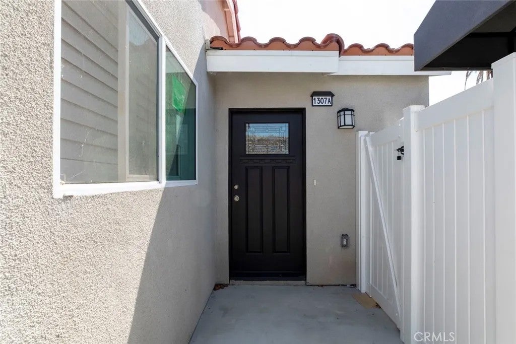 1307 E Acacia — photo