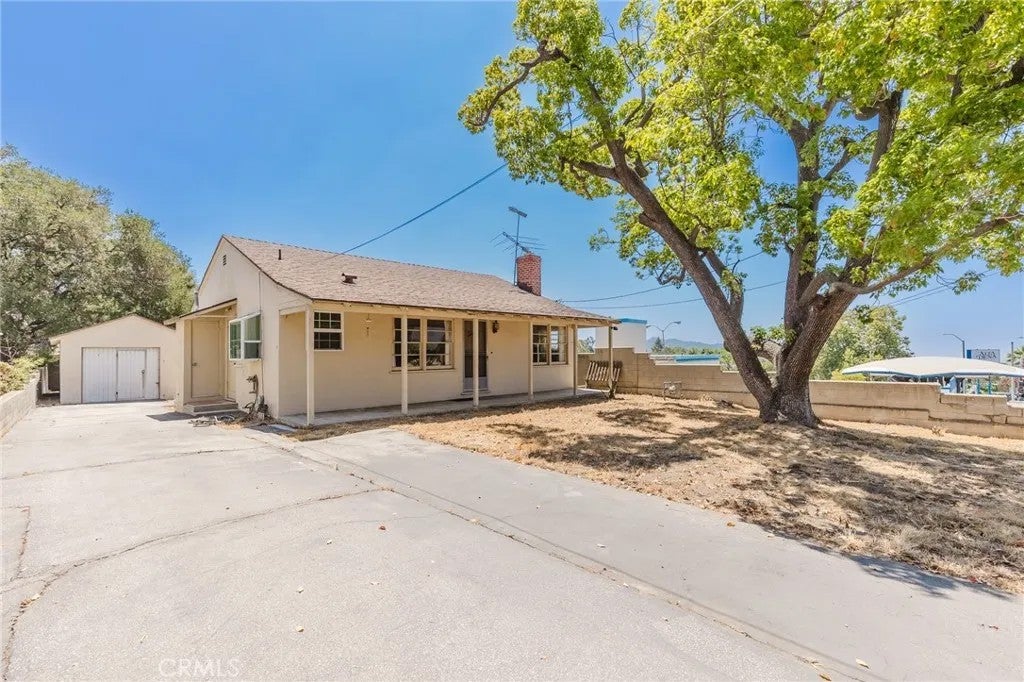 4518 Ocean View — photo