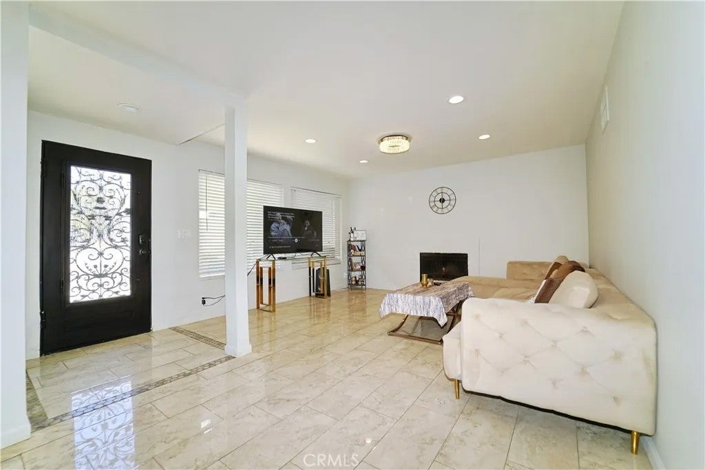 4700 Topanga Canyon — photo