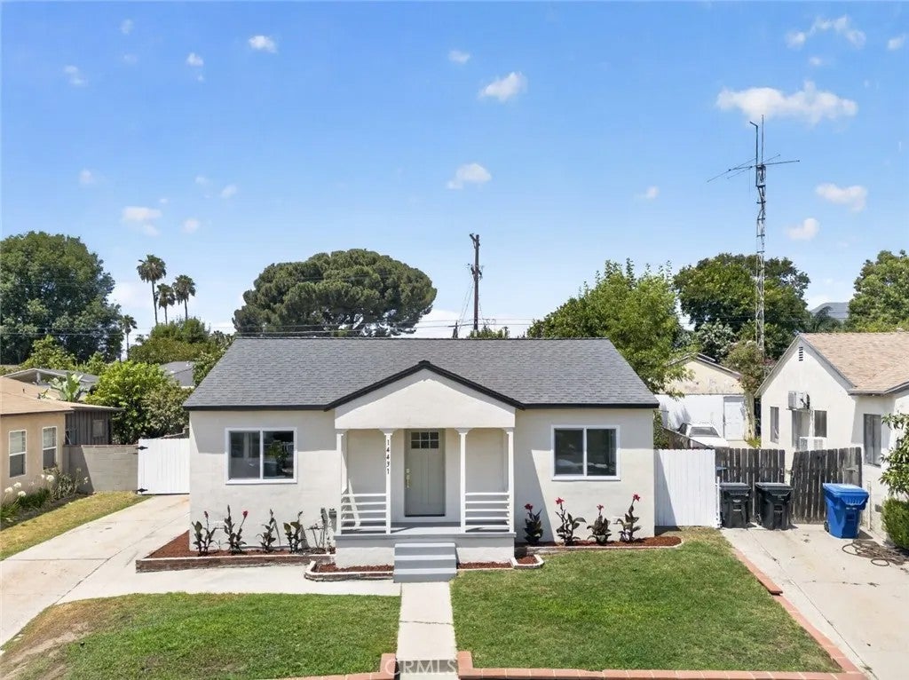 14431 Beaver Street — photo