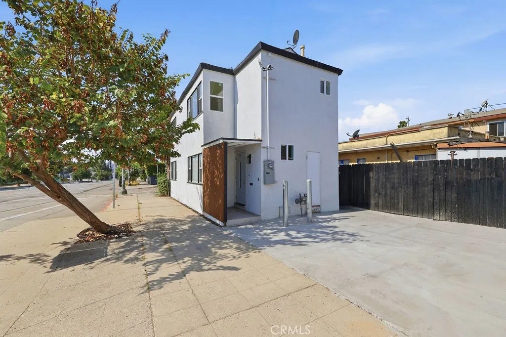 1205 Cole Avenue — photo