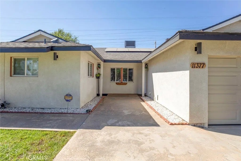11377 Gaynor Ave — photo