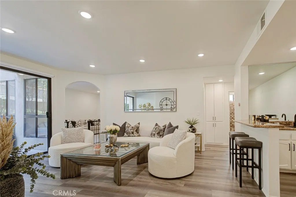 511 N Jackson 101 — photo