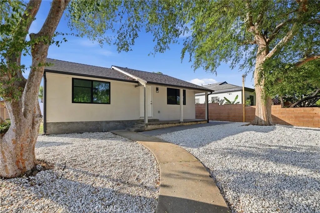 13689 Garber — photo