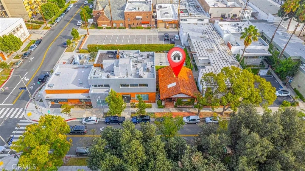 208 S Louise Street — photo