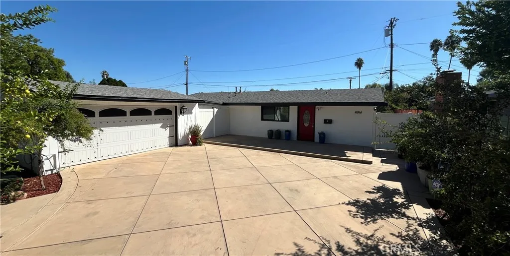 19412 Cantara St — photo
