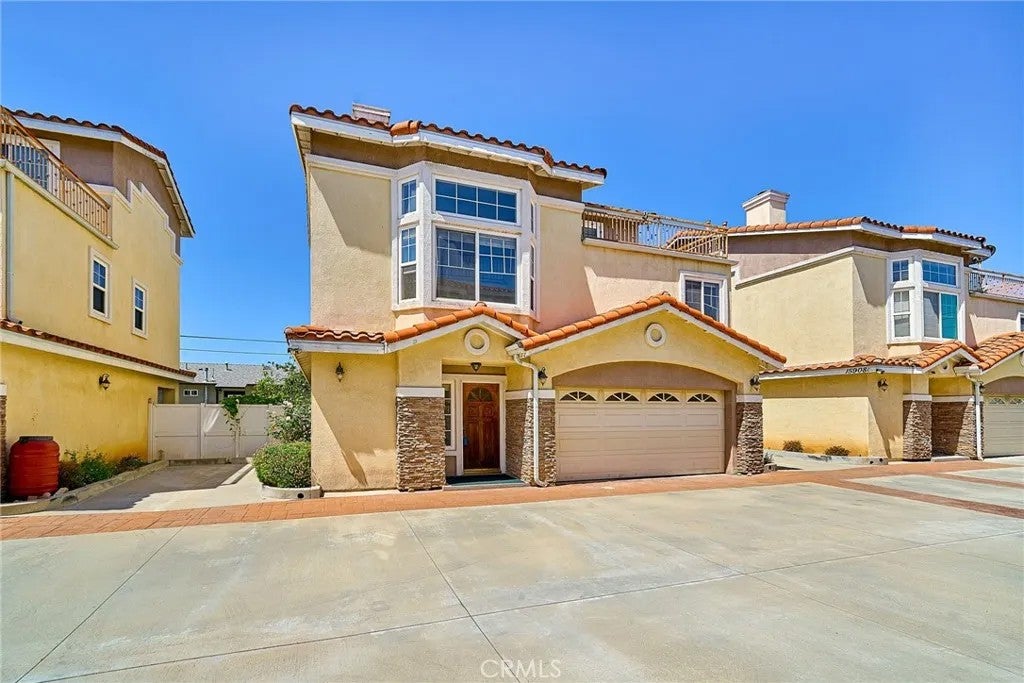 15908 Halldale B — photo