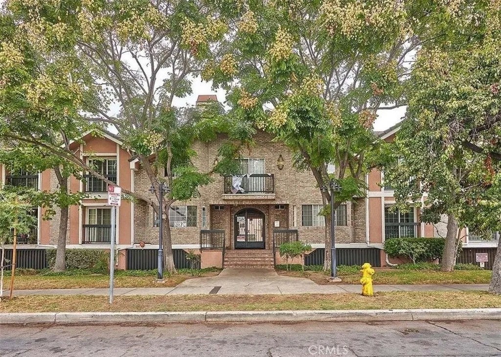 147 W Acacia 160 — photo