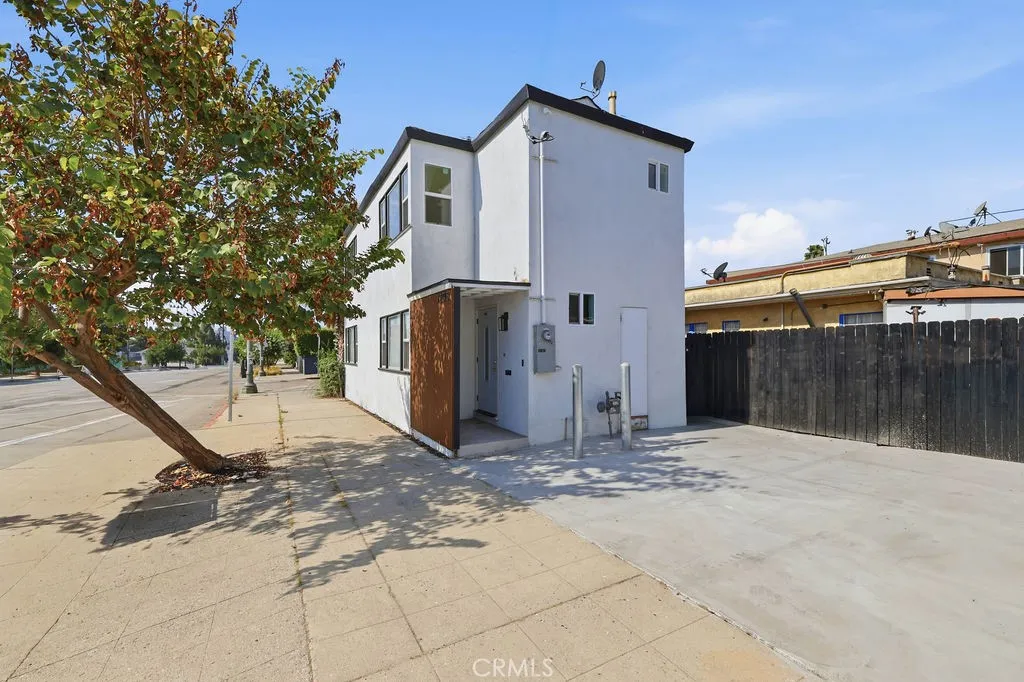 1205 Cole Avenue — photo