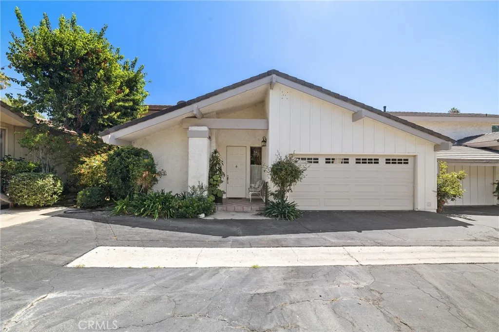 1406 Valley View Road — photo