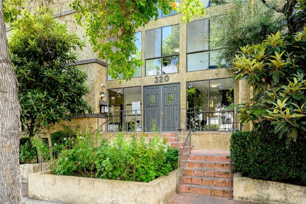 320 E Stocker #107, Glendale, CA 91207 — photo 2