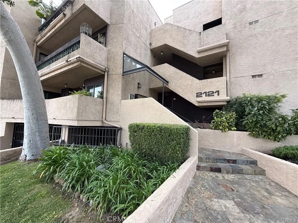 2121 Scott Road Unit 104 — photo