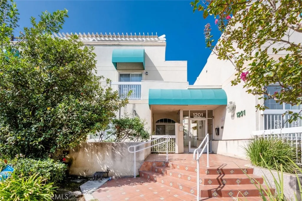 1201 Viola Avenue Unit 103 — photo