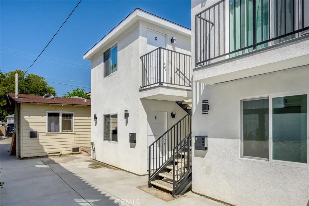 1025 Linden Avenue Unit B — photo