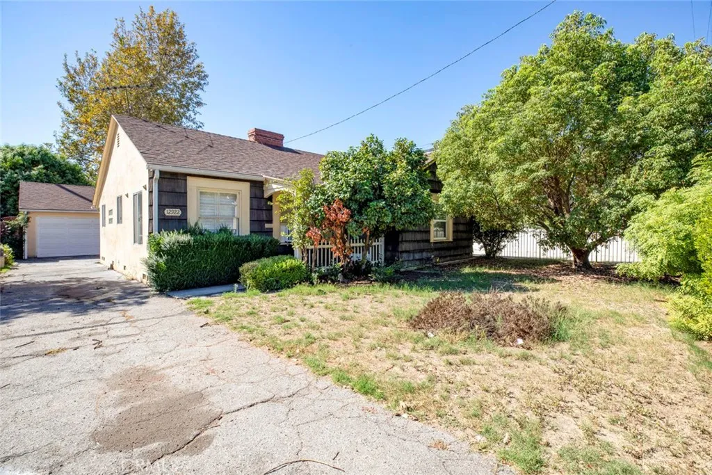 12922 Addison — photo