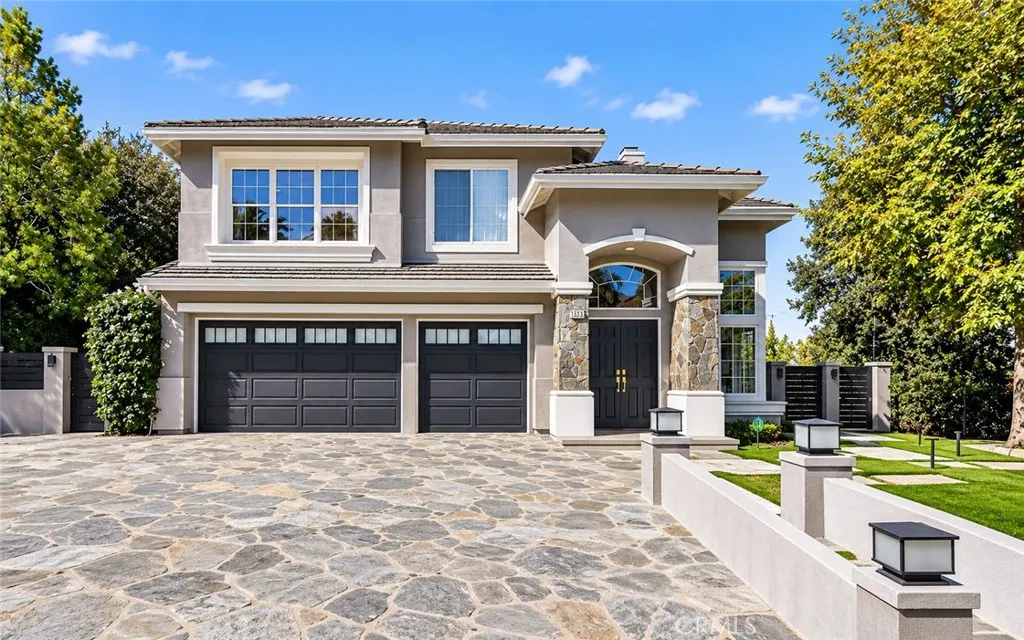 3935 Rock Hampton — photo