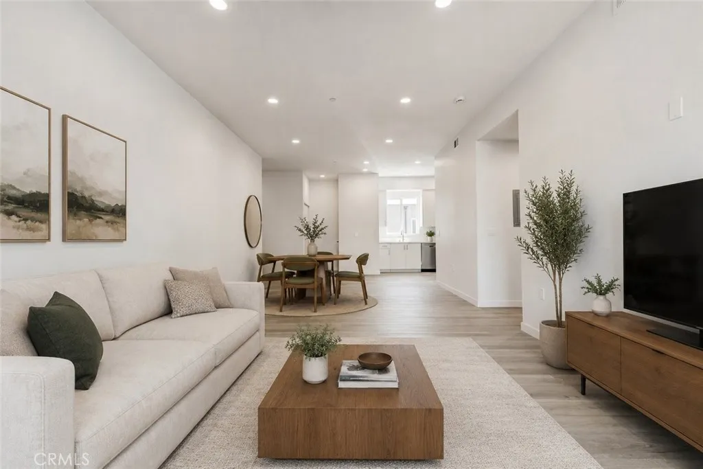 14810 Delano Street Unit 304 — photo