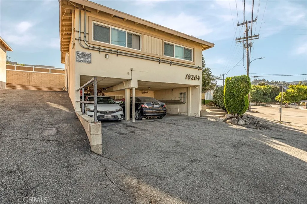 10204 Tujunga Canyon Boulevard Unit 2 — photo