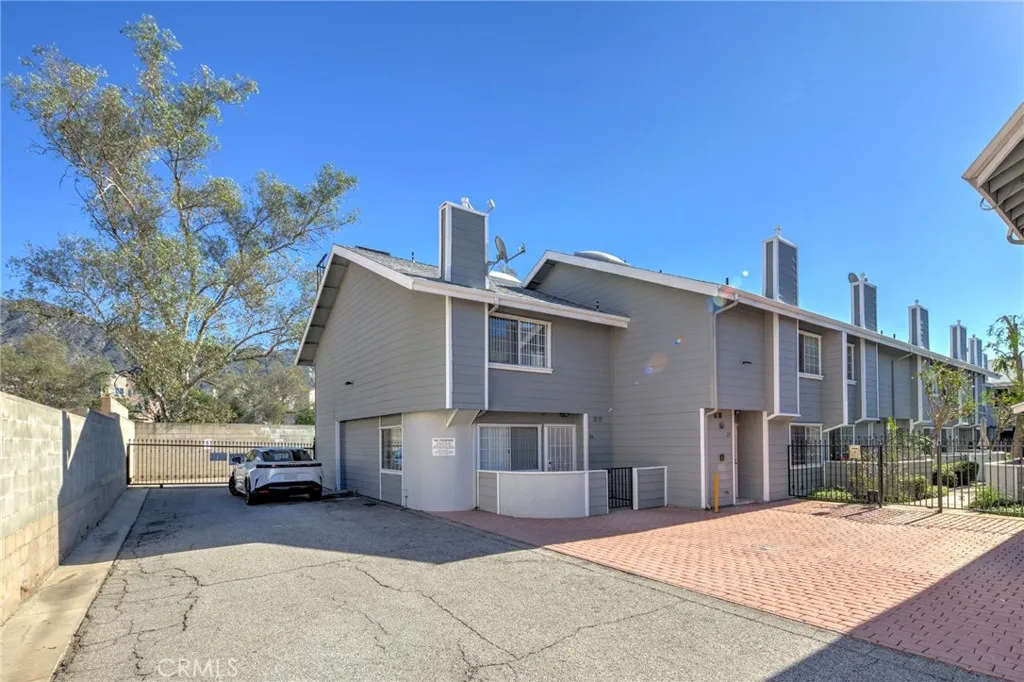 14425 Foothill Unit 24 — photo