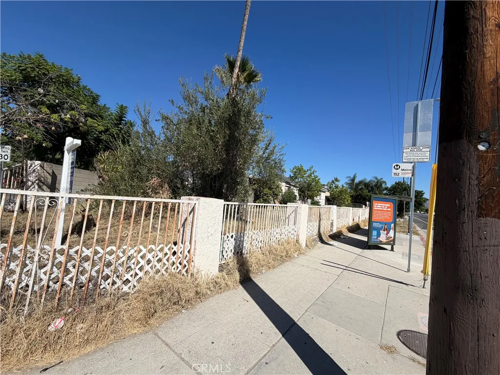 12351 Roscoe — photo