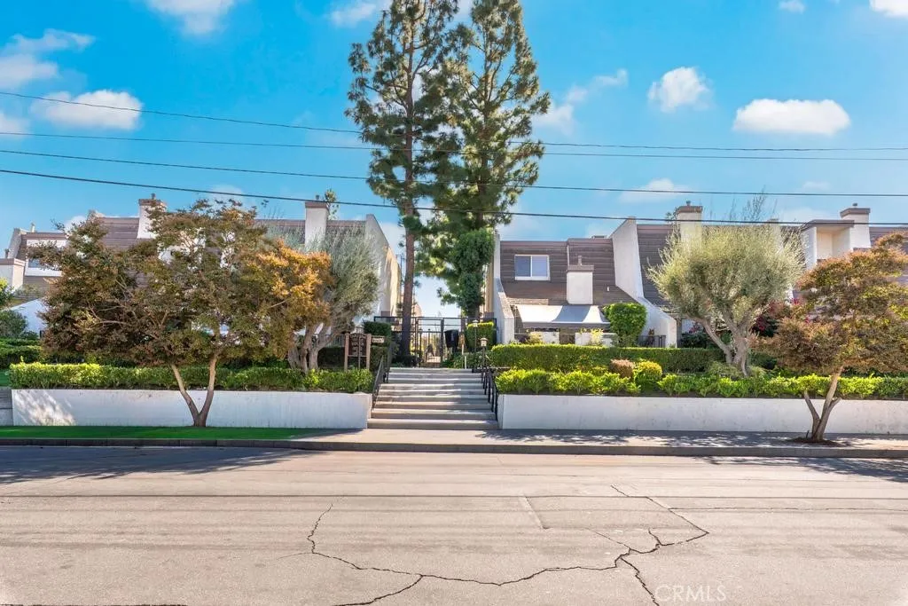 18340 Collins Unit D — photo
